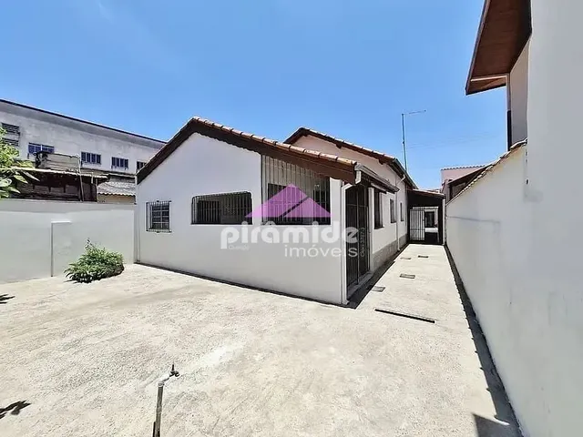 Casa com 10m² 3 quartos e 2 banheiros, à venda, no bairro Jardim Paraíba em Jacareí
