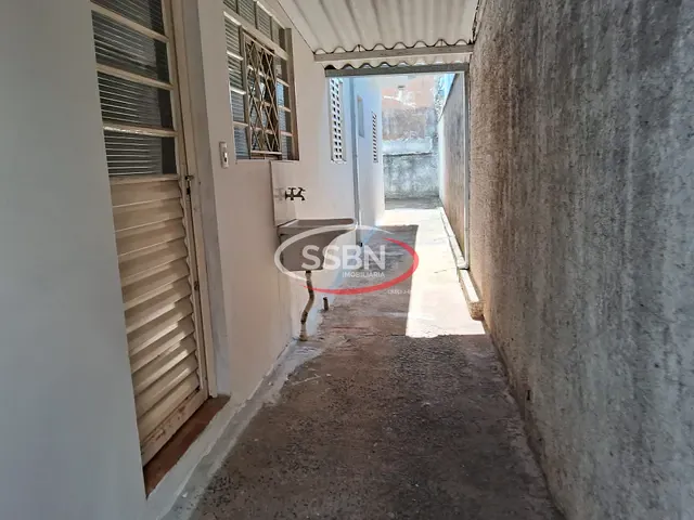 Casa 2 quartos e 1 banheiro, para alugar, no bairro Parque Residencial Klavin em Nova Odessa