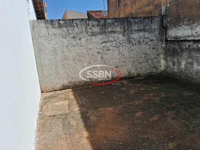 Casa 2 quartos e 1 banheiro, para alugar, no bairro Parque Residencial Klavin em Nova Odessa