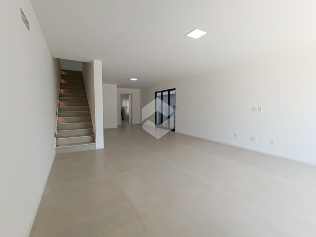 Casa com 180m² 3 quartos e 5 banheiros, à venda, no bairro Vargem Pequena em Rio de Janeiro