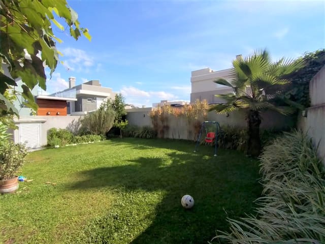 Casa com 360m² 4 quartos e 4 banheiros, à venda, no bairro Jardim Carvalho em Ponta Grossa