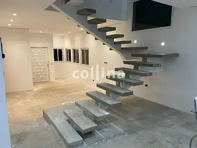 Casa com 300m² 3 quartos e 3 banheiros, à venda, no bairro Parque Nova Jandira em Jandira