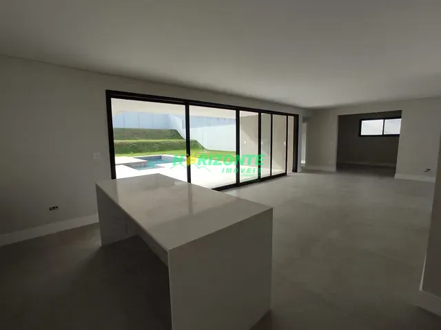 Casa com 900m² 4 quartos e 5 banheiros, à venda, no bairro Condomínio Reserva do Paratehy em São José dos Campos