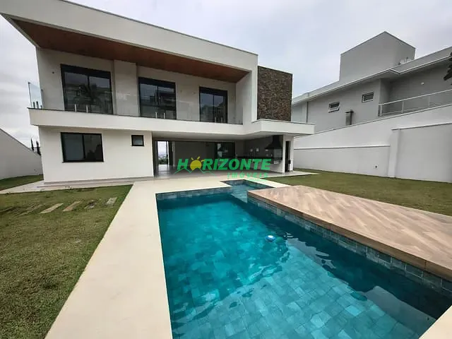 Casa com 900m² 4 quartos e 5 banheiros, à venda, no bairro Condomínio Reserva do Paratehy em São José dos Campos