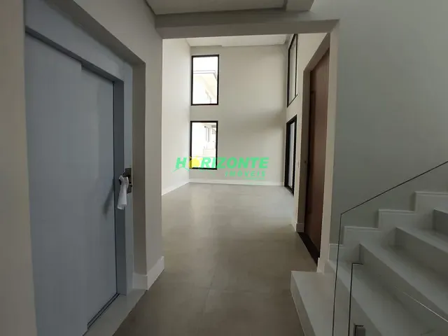 Casa com 900m² 4 quartos e 5 banheiros, à venda, no bairro Condomínio Reserva do Paratehy em São José dos Campos