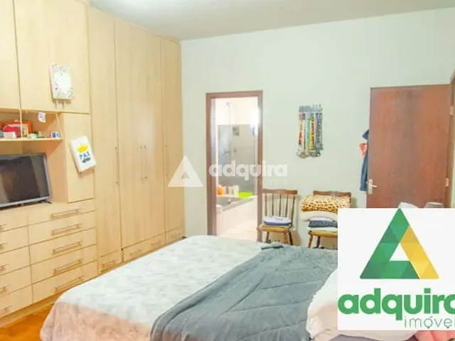 Casa com 495m² 4 quartos e 4 banheiros, à venda, no bairro Centro em Ponta Grossa