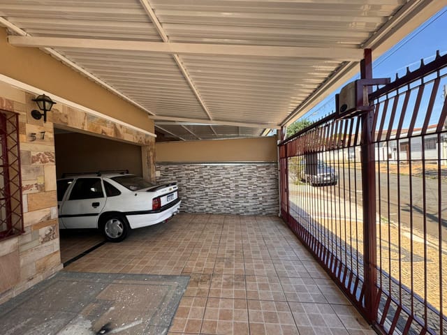 Casa 3 quartos e 2 banheiros, para alugar, no bairro Jardim Nova Europa em Campinas