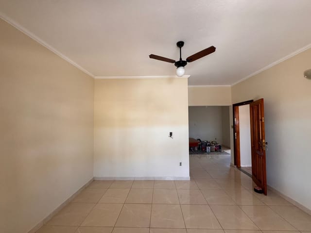 Casa 3 quartos e 2 banheiros, para alugar, no bairro Jardim Nova Europa em Campinas