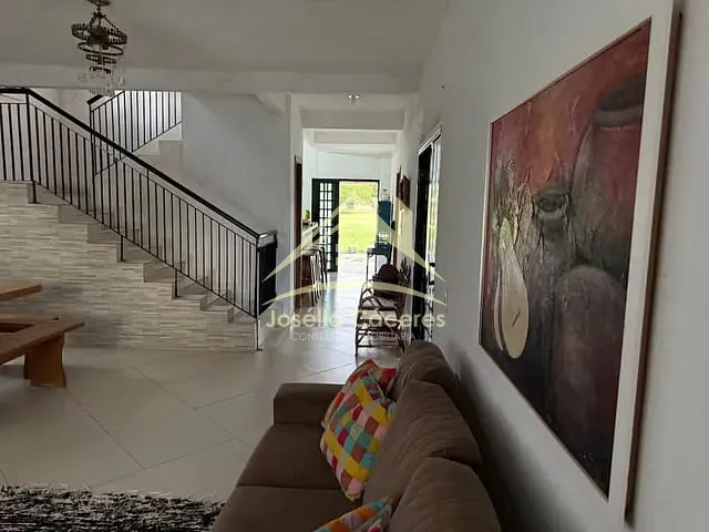 Casa com 2400m² 4 quartos e 4 banheiros, à venda, no bairro Quilombo em Cuiabá