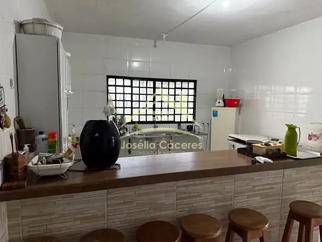 Casa com 2400m² 4 quartos e 4 banheiros, à venda, no bairro Quilombo em Cuiabá