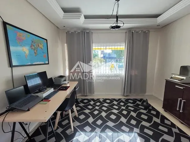 Casa 4 quartos e 4 banheiros, à venda, no bairro Praia de Fora em Palhoça
