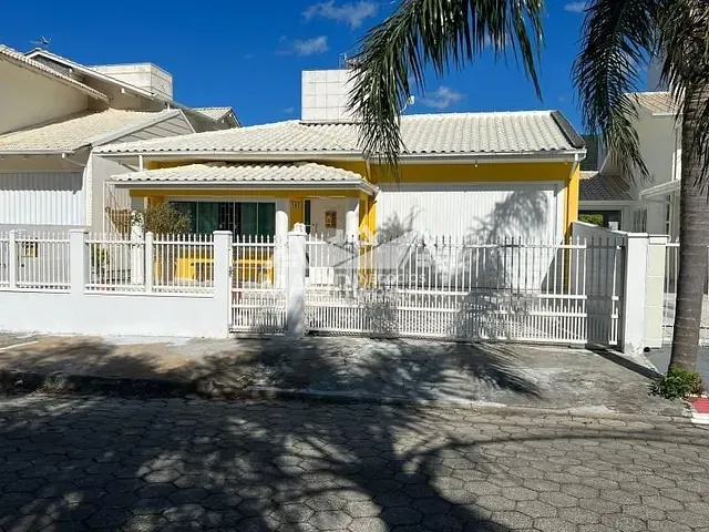 Casa 4 quartos e 4 banheiros, à venda, no bairro Praia de Fora em Palhoça