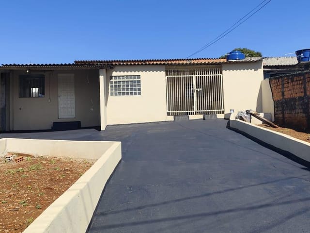 Casa com 220m² 3 quartos e 2 banheiros, para alugar, no bairro Parque Residencial Ana Rosa em Cambé