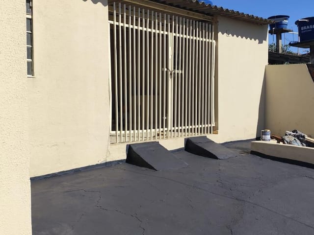 Casa com 220m² 3 quartos e 2 banheiros, para alugar, no bairro Parque Residencial Ana Rosa em Cambé