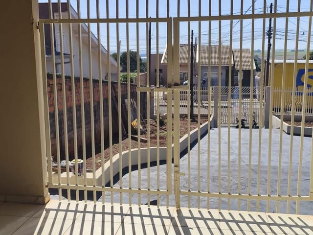 Casa com 220m² 3 quartos e 2 banheiros, para alugar, no bairro Parque Residencial Ana Rosa em Cambé