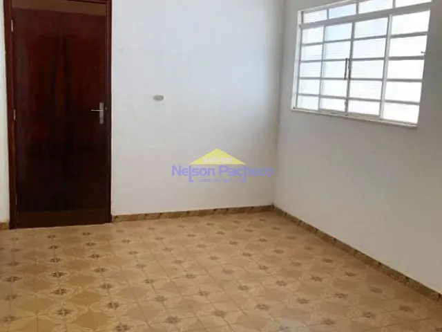 Casa com 250m² 3 quartos e 1 banheiro, à venda, no bairro Centro em Capivari