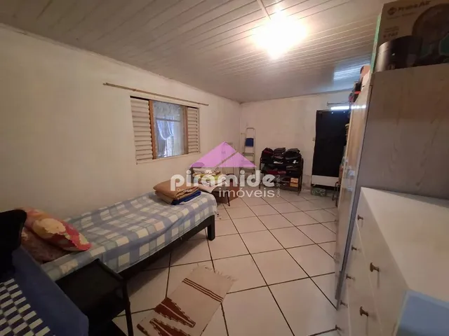 Casa com 173m² 2 quartos e 1 banheiro, à venda, no bairro Jardim Três José em São José Dos Campos