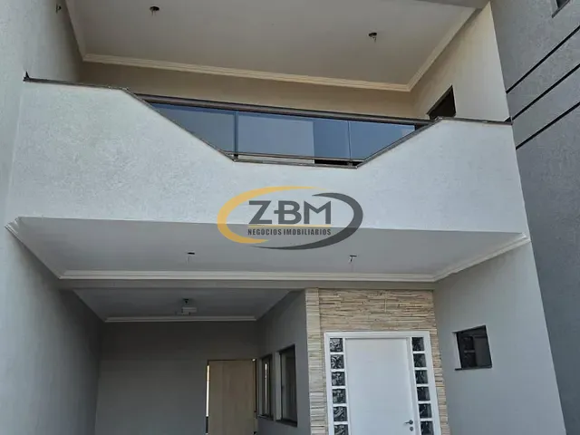Casa com 250m² 4 quartos e 4 banheiros, à venda, no bairro Bandeirantes em Londrina