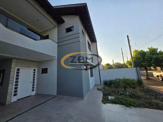 Casa com 250m² 4 quartos e 4 banheiros, à venda, no bairro Bandeirantes em Londrina
