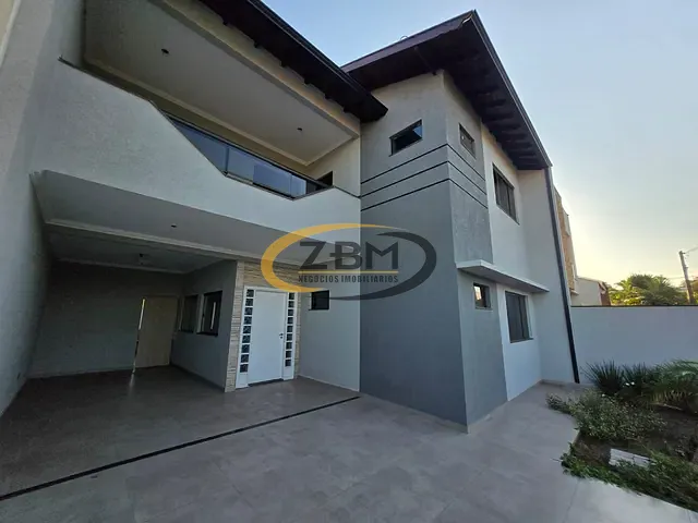 Casa com 250m² 4 quartos e 4 banheiros, à venda, no bairro Bandeirantes em Londrina
