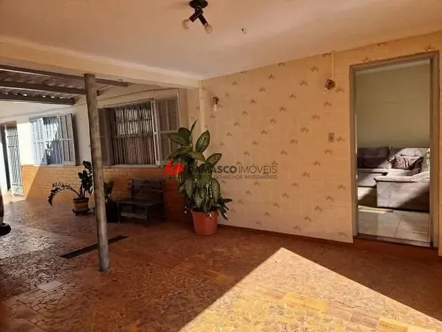 Casa com 180m² 2 quartos e 2 banheiros, à venda, no bairro Olímpico em São Caetano do Sul