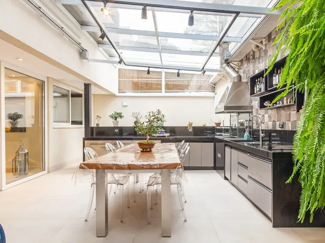 Casa com 190m² 4 quartos e 4 banheiros, à venda, no bairro Campo Belo em São Paulo