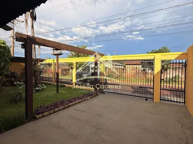 Casa com 300m² 3 quartos e 2 banheiros, à venda, no bairro vale da chapada em Chapada dos Guimarães
