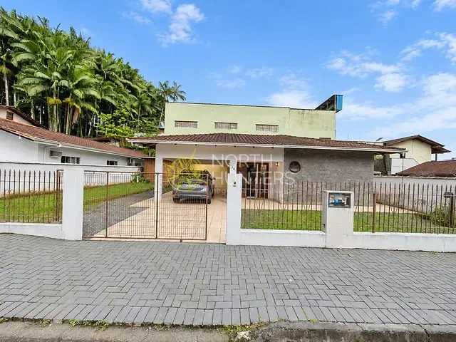 Casa 3 quartos e 2 banheiros, à venda, no bairro Boehmerwald em Joinville