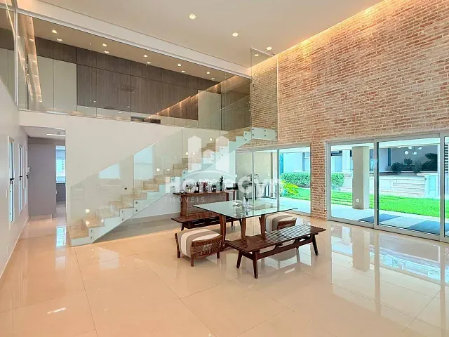 Casa com 818m² 5 quartos e 7 banheiros, para alugar, no bairro Residencial Alphaville Flamboyant em Goiânia