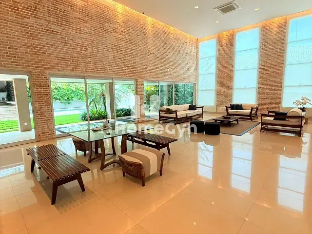Casa com 818m² 5 quartos e 7 banheiros, para alugar, no bairro Residencial Alphaville Flamboyant em Goiânia