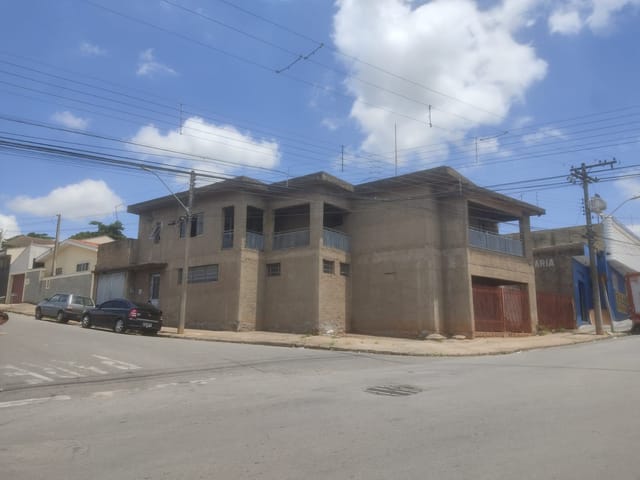 Casa com 363m² 3 quartos e 3 banheiros, à venda, no bairro Vila Nossa Senhora de Fátima em São João da Boa Vista