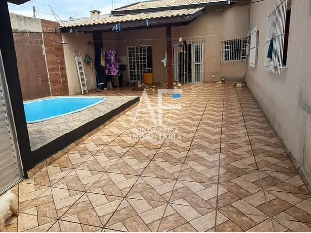 Casa com 270m² 2 quartos e 2 banheiros, à venda, no bairro Vale das Flores em Tremembé