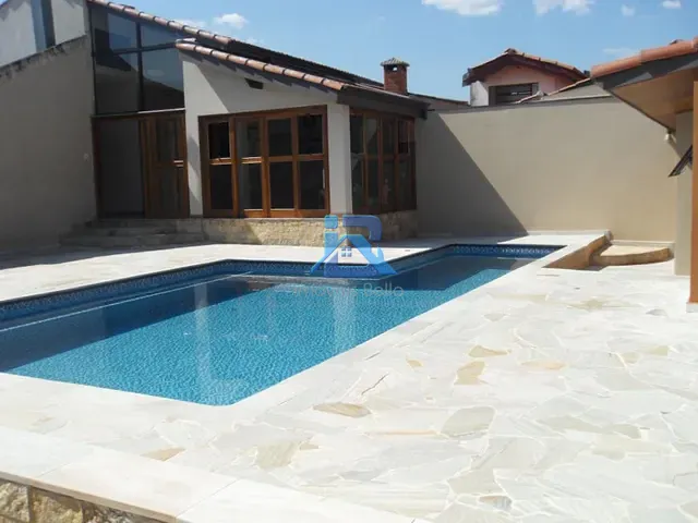 Casa com 600m² 3 quartos e 3 banheiros, à venda, no bairro Vila Cristo Redentor em Itatiba