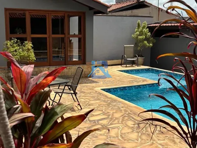 Casa com 600m² 3 quartos e 3 banheiros, à venda, no bairro Vila Cristo Redentor em Itatiba