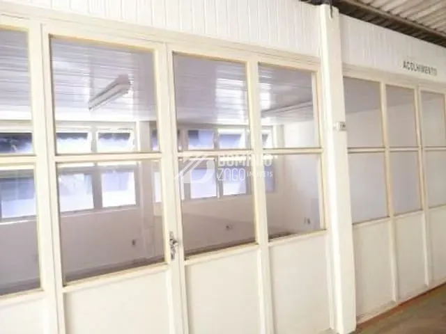 Casa com 477m² 5 quartos e 7 banheiros, à venda ou para alugar, no bairro Centro em Uberaba