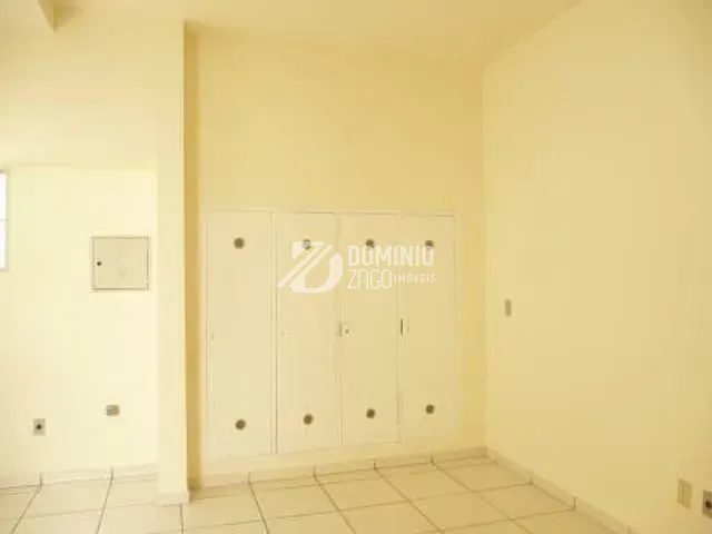 Casa com 477m² 5 quartos e 7 banheiros, à venda ou para alugar, no bairro Centro em Uberaba