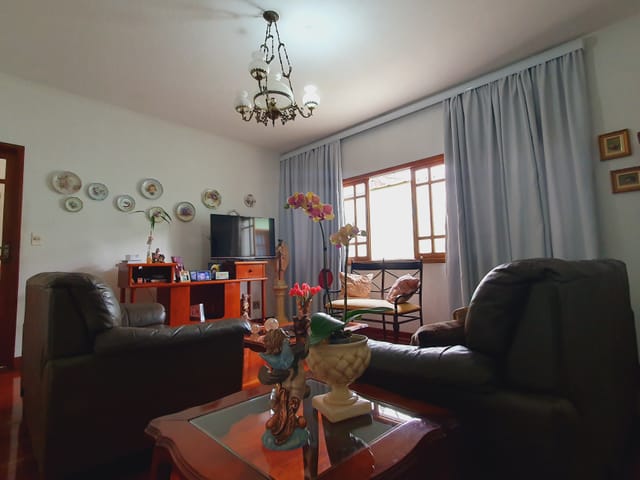 Galpão / Barracão com 247m² 3 quartos e 3 banheiros, à venda, no bairro Centro em Bragança Paulista