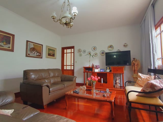 Galpão / Barracão com 247m² 3 quartos e 3 banheiros, à venda, no bairro Centro em Bragança Paulista