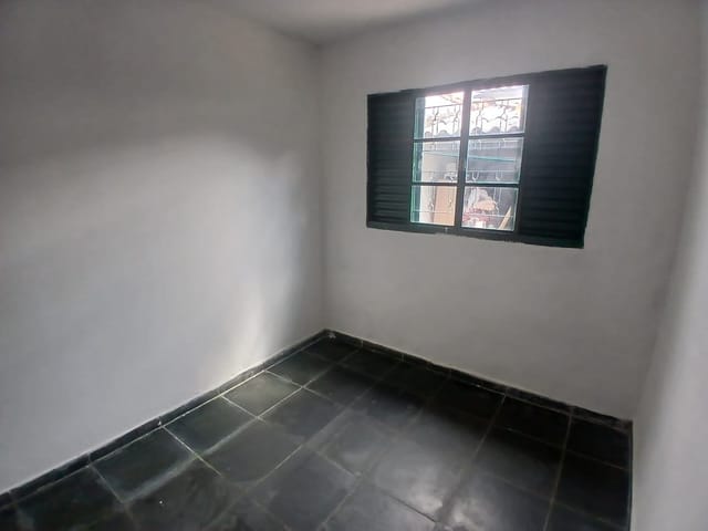 Casa com 200m² 2 quartos e 1 banheiro, para alugar, no bairro Conjunto Habitacional Parque Itajaí em Campinas