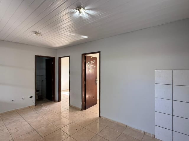 Casa com 250m² 2 quartos e 1 banheiro, para alugar, no bairro Conjunto Habitacional Ulysses Guimarães em Cambé