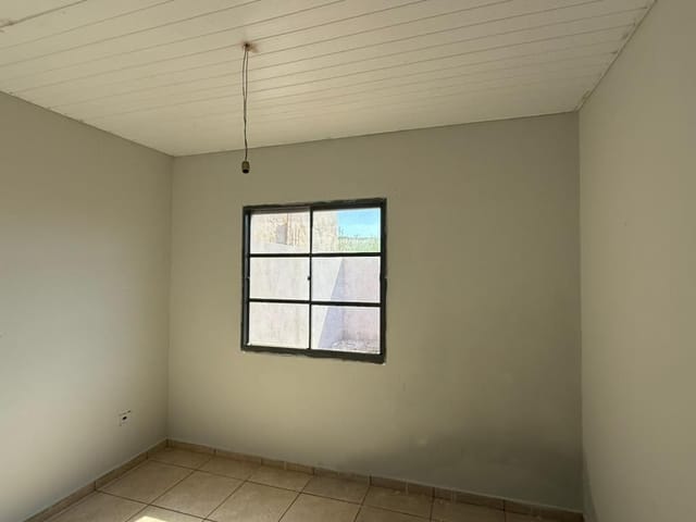 Casa com 250m² 2 quartos e 1 banheiro, para alugar, no bairro Conjunto Habitacional Ulysses Guimarães em Cambé
