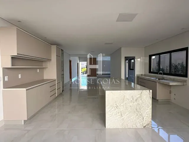 Casa com 399m² 4 quartos e 5 banheiros, à venda, no bairro Fazenda Vau das Pombas em Goiânia