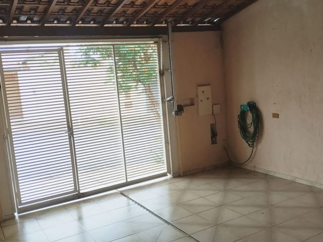 Casa com 125m² 2 quartos e 2 banheiros, à venda, no bairro Jardim do Trevo em São João da Boa Vista