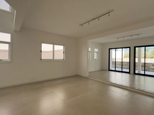 Casa com 360m² 4 quartos e 6 banheiros, à venda, no bairro Alphaville em Santana de Parnaíba