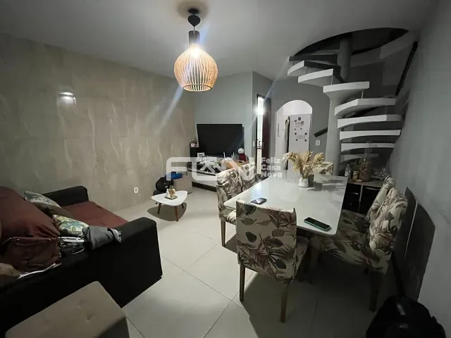 Casa 3 quartos e 4 banheiros, à venda, no bairro Buraquinho em Lauro de Freitas
