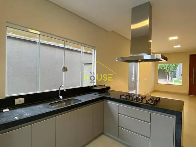 Casa com 264m² 3 quartos e 2 banheiros, à venda, no bairro Residencial Maria Júlia em São José do Rio Preto
