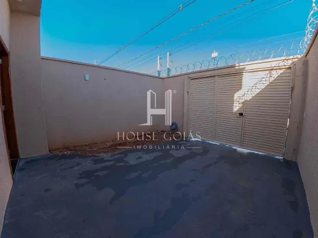Casa com 100m² 2 quartos e 2 banheiros, à venda, no bairro Centro em Aragoiânia