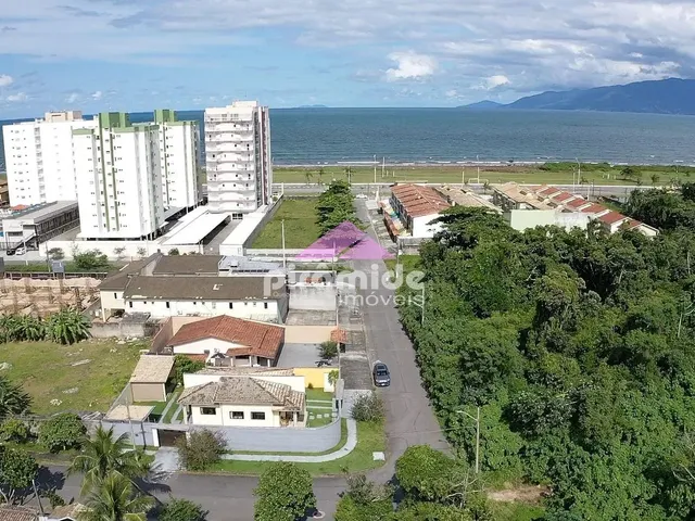 Casa com 10m² 3 quartos e 3 banheiros, à venda, no bairro Aruan em Caraguatatuba