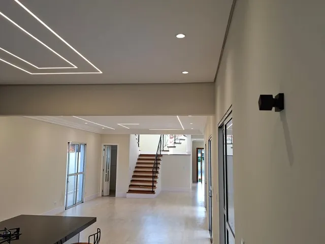 Casa com 360m² 4 quartos e 6 banheiros, à venda, no bairro Alphaville em Santana de Parnaíba