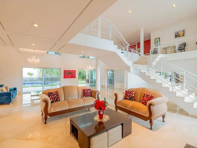 Casa com 1500m² 5 quartos e 7 banheiros, à venda, no bairro Alphaville em Barueri
